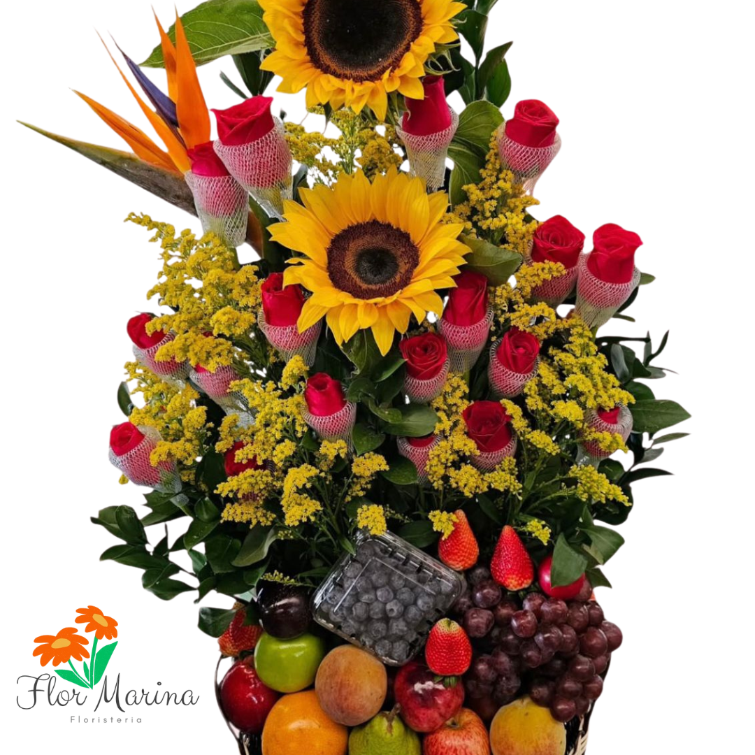 Arreglo Floral con Rosas, girasoles, heliconias y frutas frescas